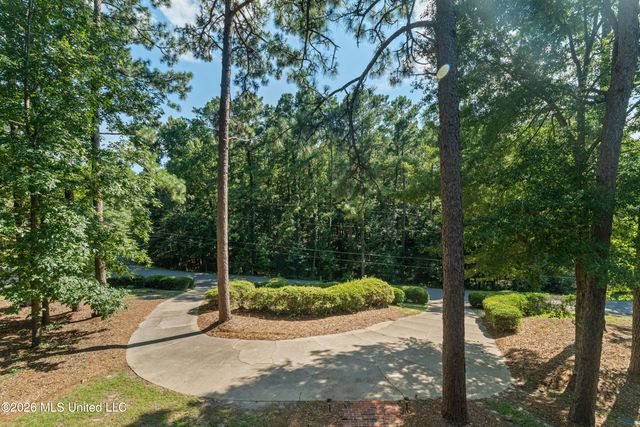 16 Dunleith Court, Hattiesburg, MS 39402