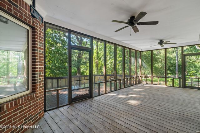 16 Dunleith Court, Hattiesburg, MS 39402