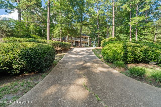 16 Dunleith Court, Hattiesburg, MS 39402