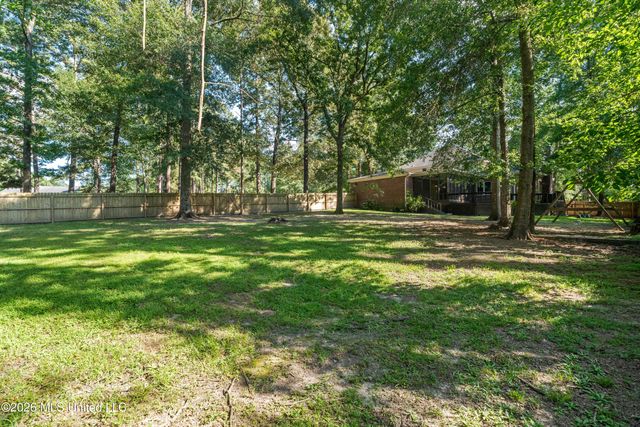 16 Dunleith Court, Hattiesburg, MS 39402