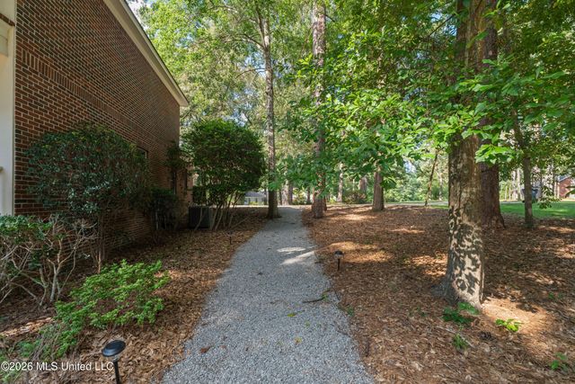 16 Dunleith Court, Hattiesburg, MS 39402