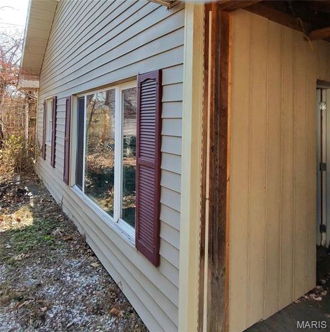 2245 W Frank Scott Parkway, Belleville, IL 62223