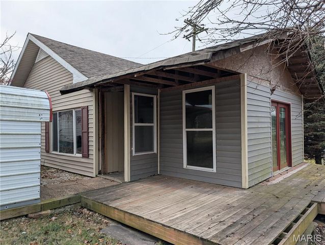 2245 W Frank Scott Parkway, Belleville, IL 62223