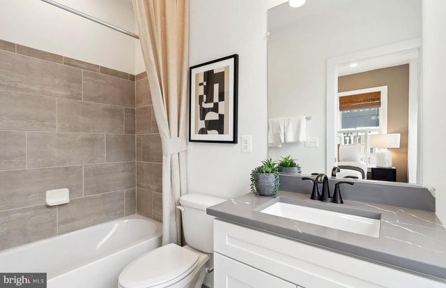 3005 NINA CLARKE DR, Rockville, MD 20850