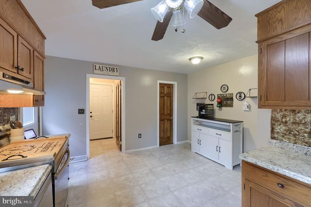 1955 BRIAN LN, York, PA 17404