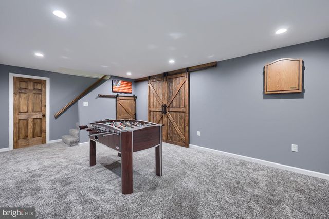 1955 BRIAN LN, York, PA 17404
