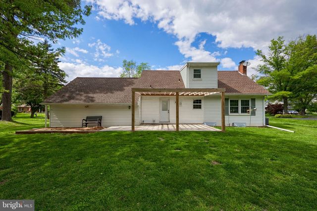 1955 BRIAN LN, York, PA 17404