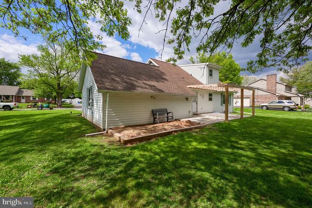 1955 BRIAN LN, York, PA 17404