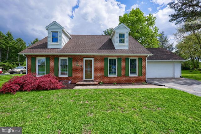 1955 BRIAN LN, York, PA 17404