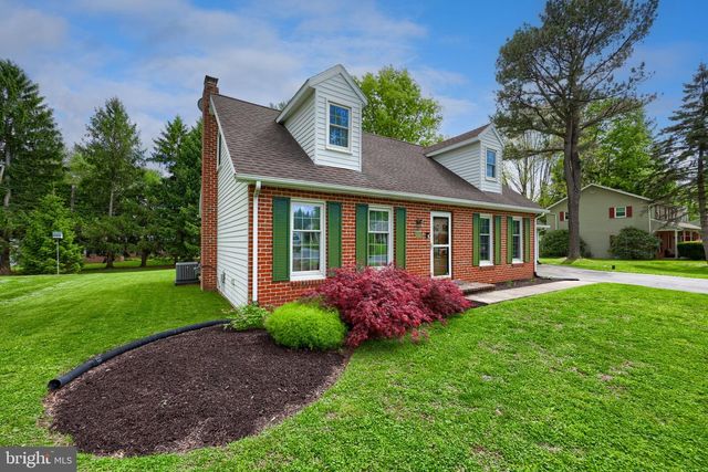 1955 BRIAN LN, York, PA 17404