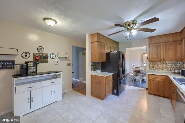 1955 BRIAN LN, York, PA 17404