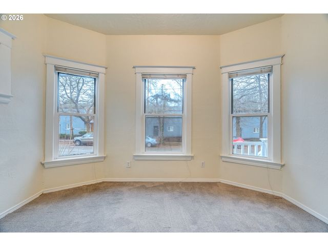 5814 N MISSISSIPPI Ave, Portland, OR 97217