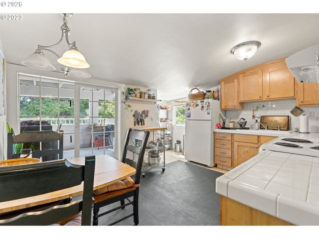 5814 N MISSISSIPPI Ave, Portland, OR 97217