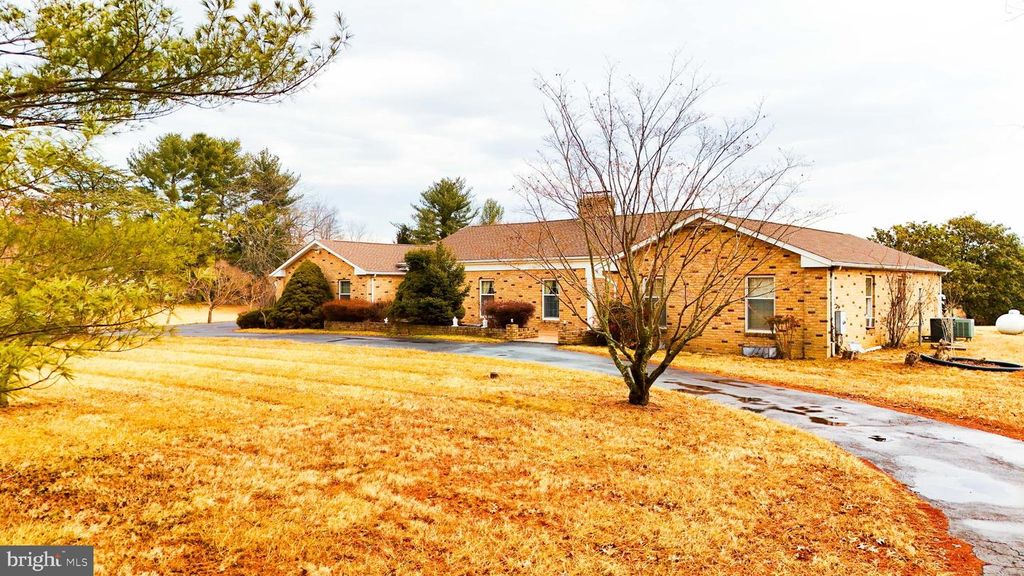 Image 3 of property listing at 205 GLENVILLE RD, Churchville, MD 21028