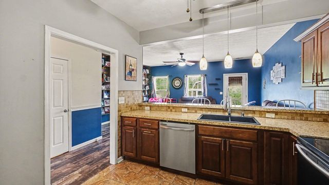 238 Bass Pond Glen Drive, Nicholasville, KY 40356