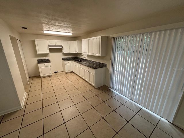 1121 NE 13TH AVENUE, Ocala, FL 34470