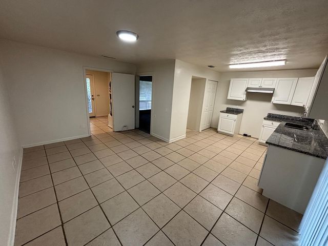 1121 NE 13TH AVENUE, Ocala, FL 34470