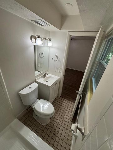 1121 NE 13TH AVENUE, Ocala, FL 34470
