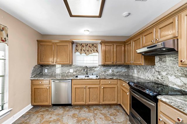 18506 Belle Grove Rd, Prairieville, LA 70769