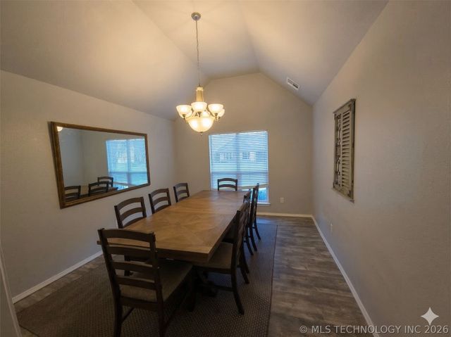 12325 Longhorn Circle, Glenpool, OK 74066