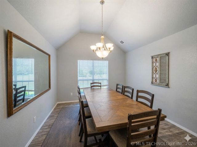 12325 Longhorn Circle, Glenpool, OK 74066