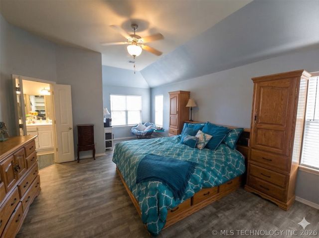 12325 Longhorn Circle, Glenpool, OK 74066