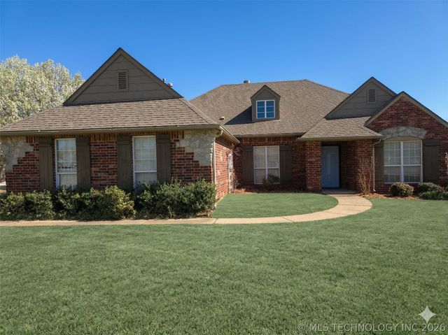 12325 Longhorn Circle, Glenpool, OK 74066