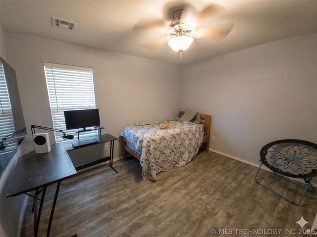 12325 Longhorn Circle, Glenpool, OK 74066