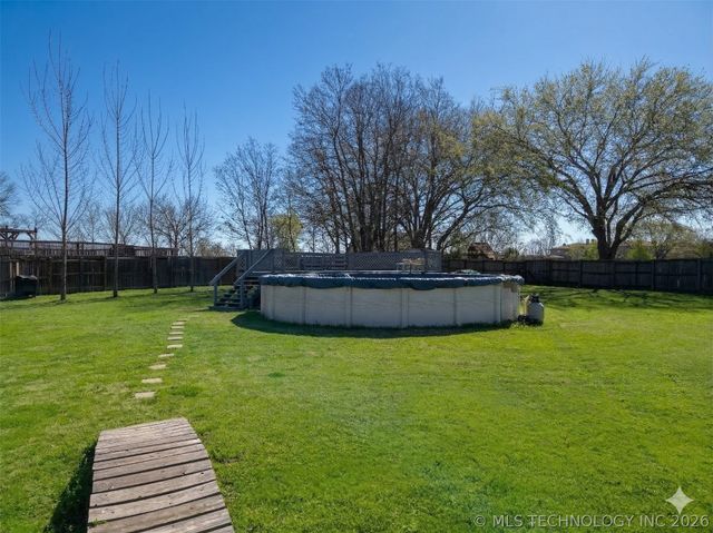12325 Longhorn Circle, Glenpool, OK 74066
