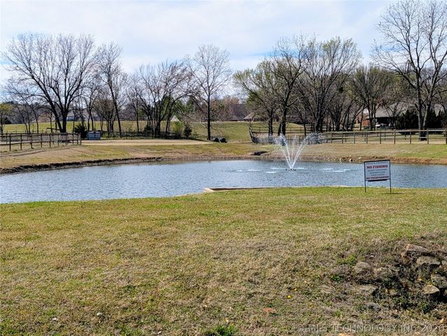 12325 Longhorn Circle, Glenpool, OK 74066