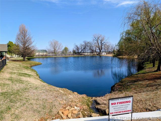 12325 Longhorn Circle, Glenpool, OK 74066