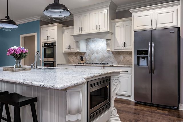 253 Lake Valley Drive, Maumelle, AR 72113