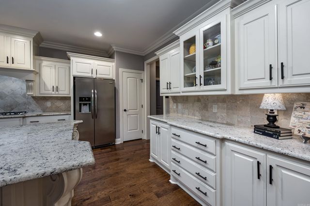 253 Lake Valley Drive, Maumelle, AR 72113