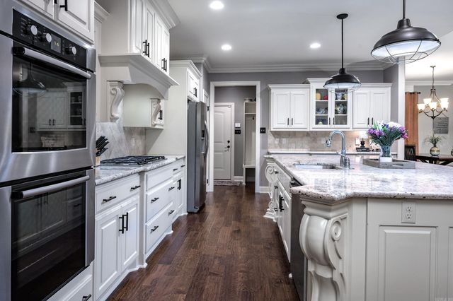 253 Lake Valley Drive, Maumelle, AR 72113