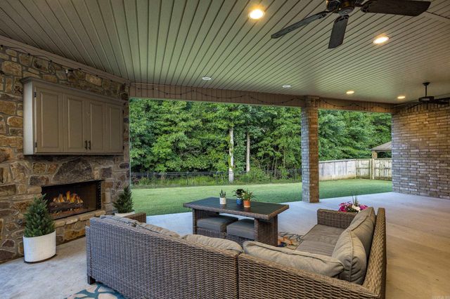 253 Lake Valley Drive, Maumelle, AR 72113