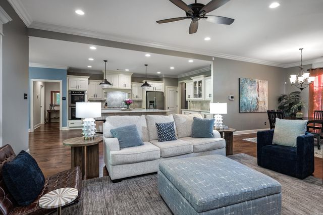 253 Lake Valley Drive, Maumelle, AR 72113