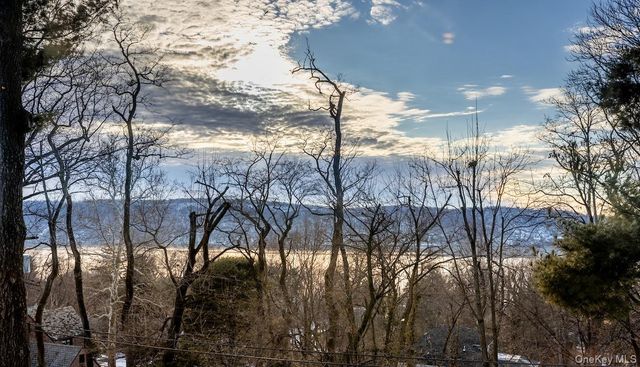 30 Southlawn Avenue, Dobbs Ferry, NY 10522