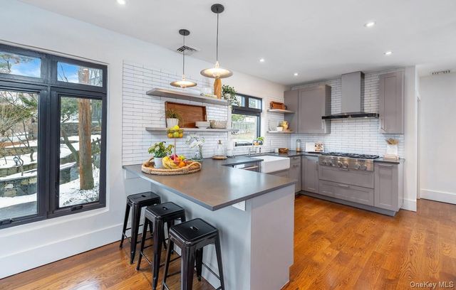 30 Southlawn Avenue, Dobbs Ferry, NY 10522