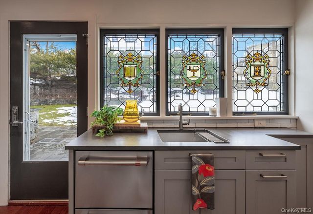 30 Southlawn Avenue, Dobbs Ferry, NY 10522