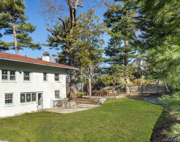 30 Southlawn Avenue, Dobbs Ferry, NY 10522