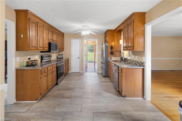 7346 Joseph Lewis RD, Gloucester, VA 23061
