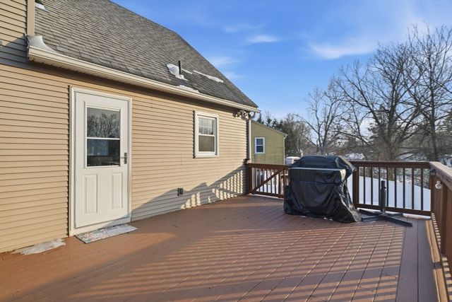 30 W Hill Road, Springfield, MA 01109