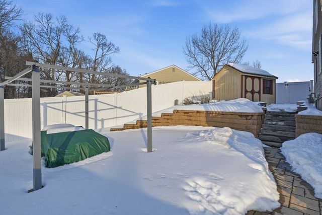 30 W Hill Road, Springfield, MA 01109