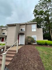 1382 BRADLEY DR, Harrisonburg, VA 22801