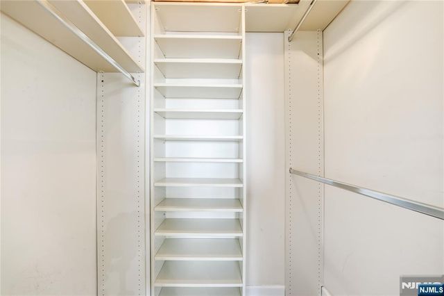 2077 Center Avenue 20F, Fort Lee, NJ 07024