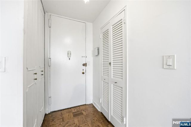 2077 Center Avenue 20F, Fort Lee, NJ 07024