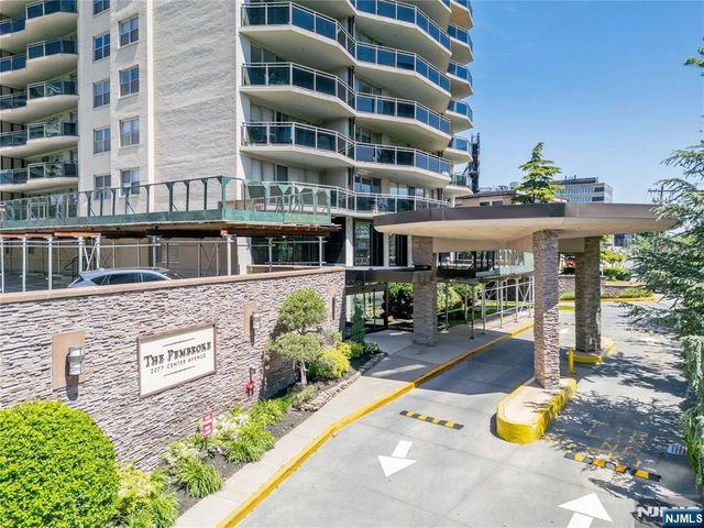 2077 Center Avenue 20F, Fort Lee, NJ 07024