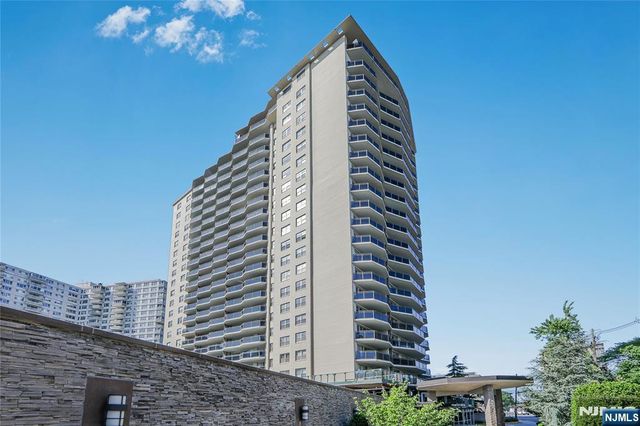 2077 Center Avenue 20F, Fort Lee, NJ 07024