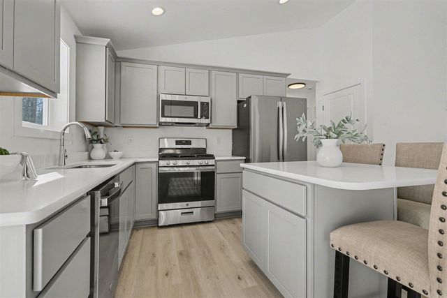 7642 Cinnamon Woods Trail, Kalamazoo, MI 49004