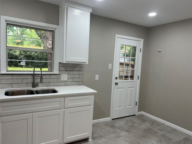 1205 Britt Drive, Arlington, TX 76013